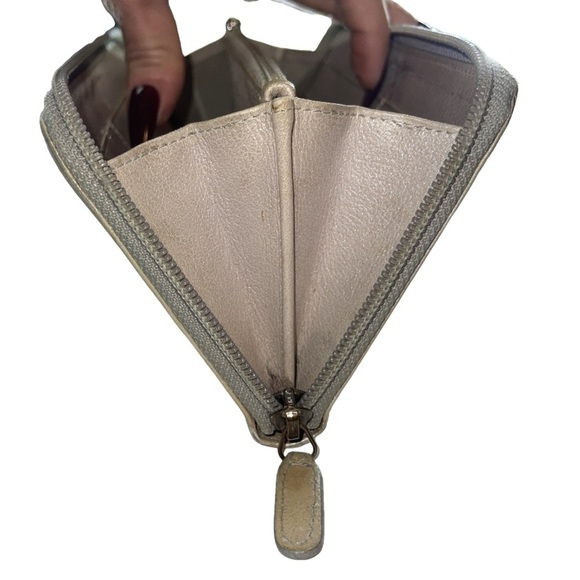 CC Jacket Motif Chanel Long Zip Around Zippy Wallet Leather Champagne Gold RARE - Picture 11 of 17